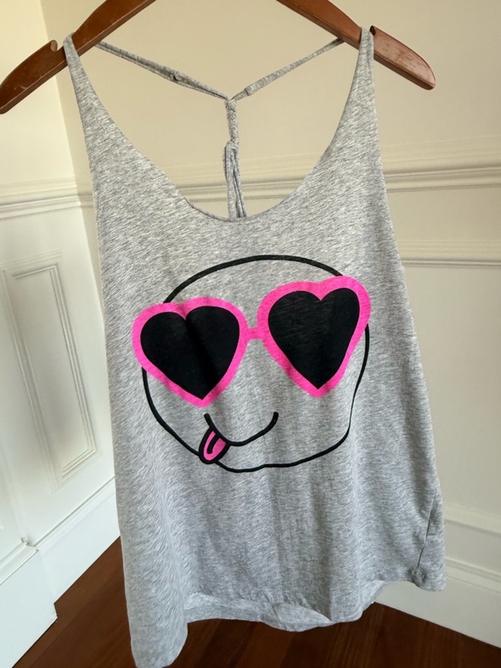 NWOT F21 Forever 21 Women Camisole Tank Top Heart Sunglasses Emoji Shirt Size S